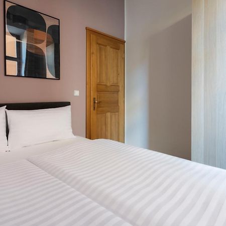 Bohemian Dreams Apartments And Suites By Dwellfort 布拉格 客房 照片